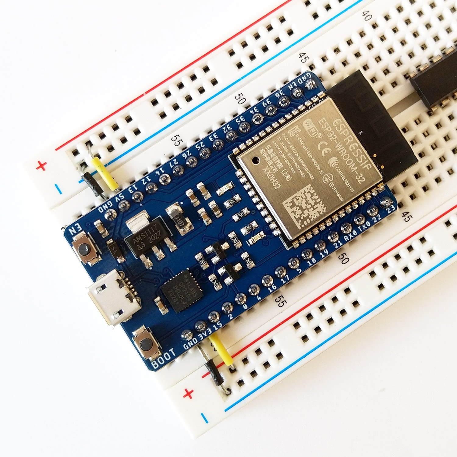 carte upesy esp32 compatible breadboard